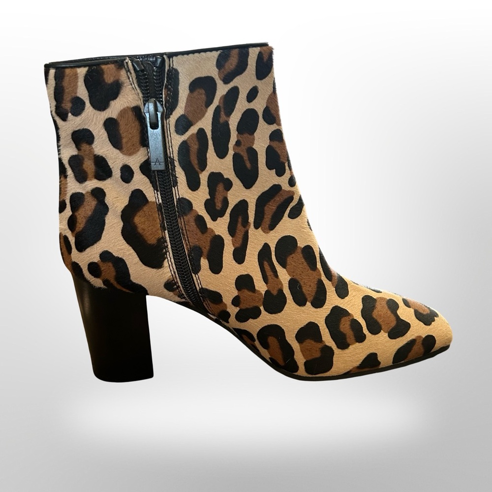 Aquatalia Made in Italy Fur Leopard Print Ankle Booties SZ 8.5 - Picture 4 of 6